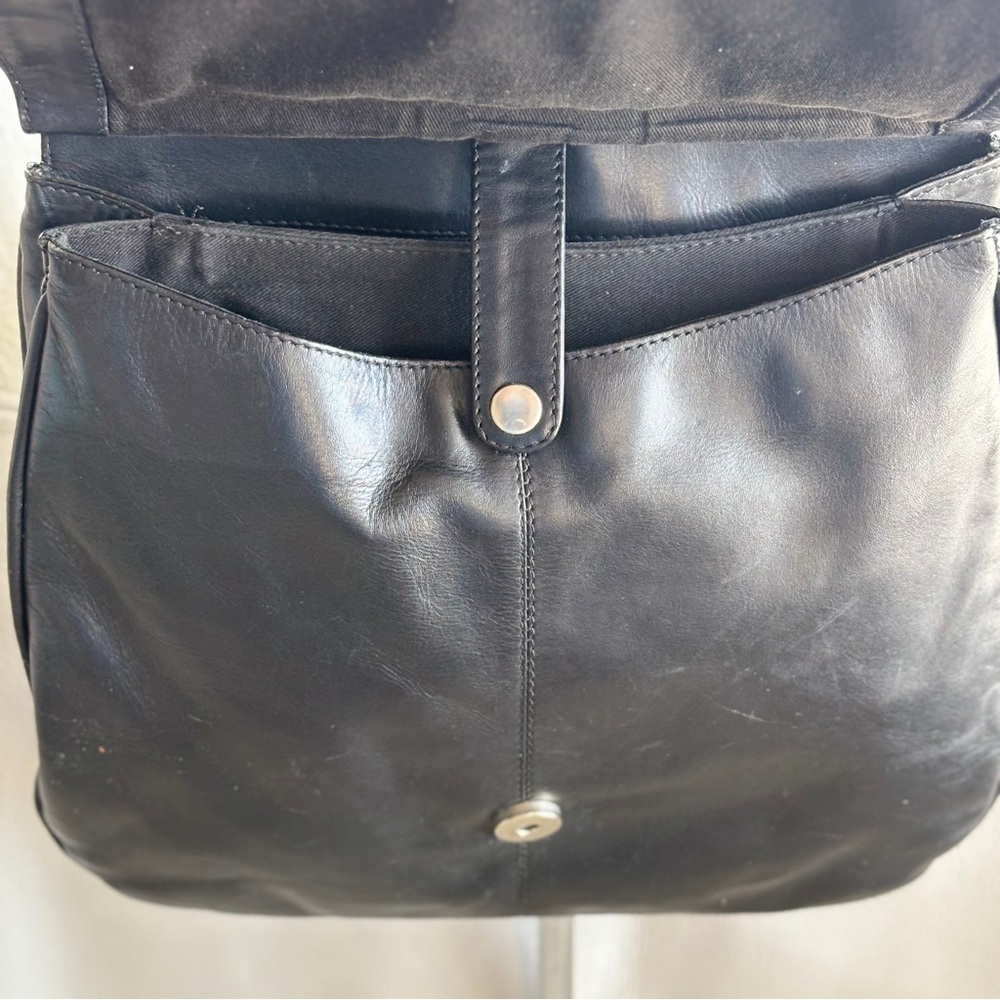 KENNETH COLE BLACK LEATHER SHOULDER BAG MAGNETIC CLOSURE - Picture 9 of 13